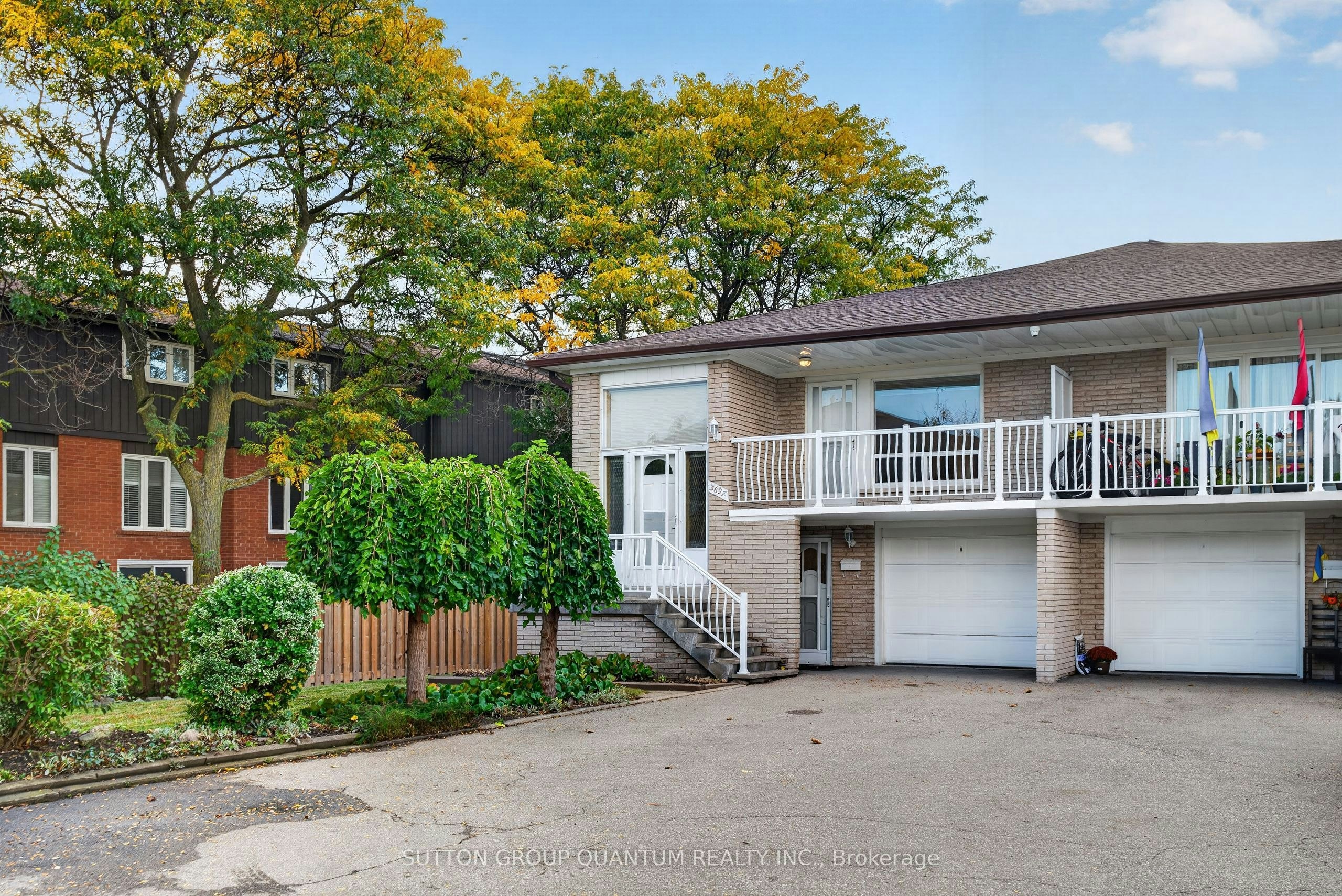 3697 Broomhill Crescent, Mississauga, ON, L4Y 3N5