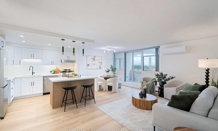 #806-2301 Derry Road W