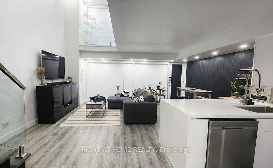110-1040 The Queensway Avenue, Toronto, ON, M8Z 0A7 - 6