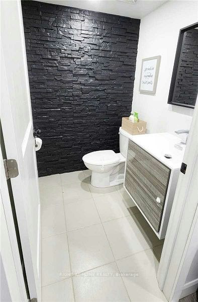 110-1040 The Queensway Avenue, Toronto, ON, M8Z 0A7 - 10