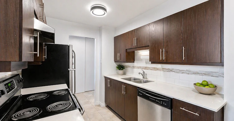 905-2825 Islington Avenue, Toronto, ON, M9L 2K1 - 3