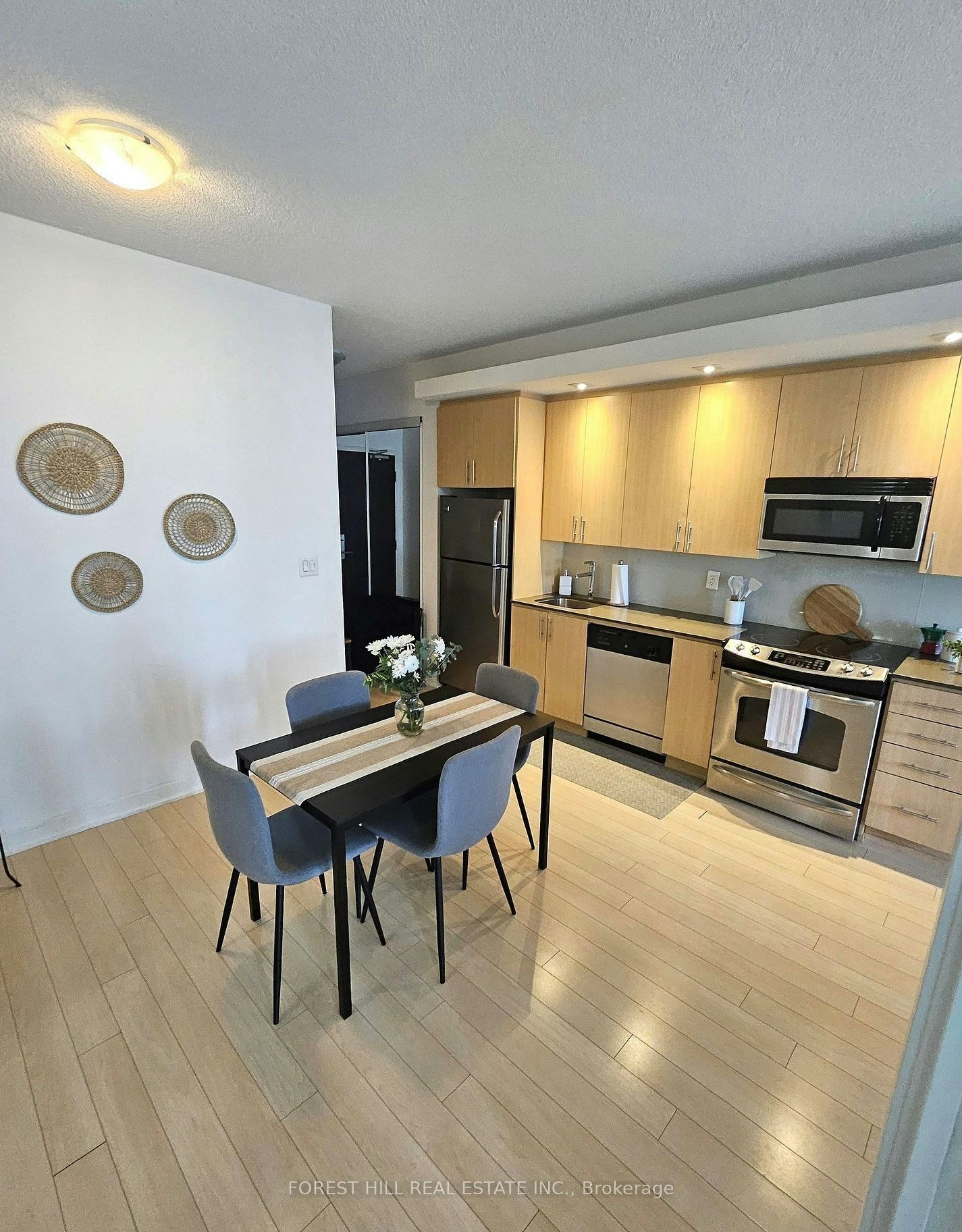 1334-165 Legion Road N, Toronto, ON, M8Y 0B3 - 5