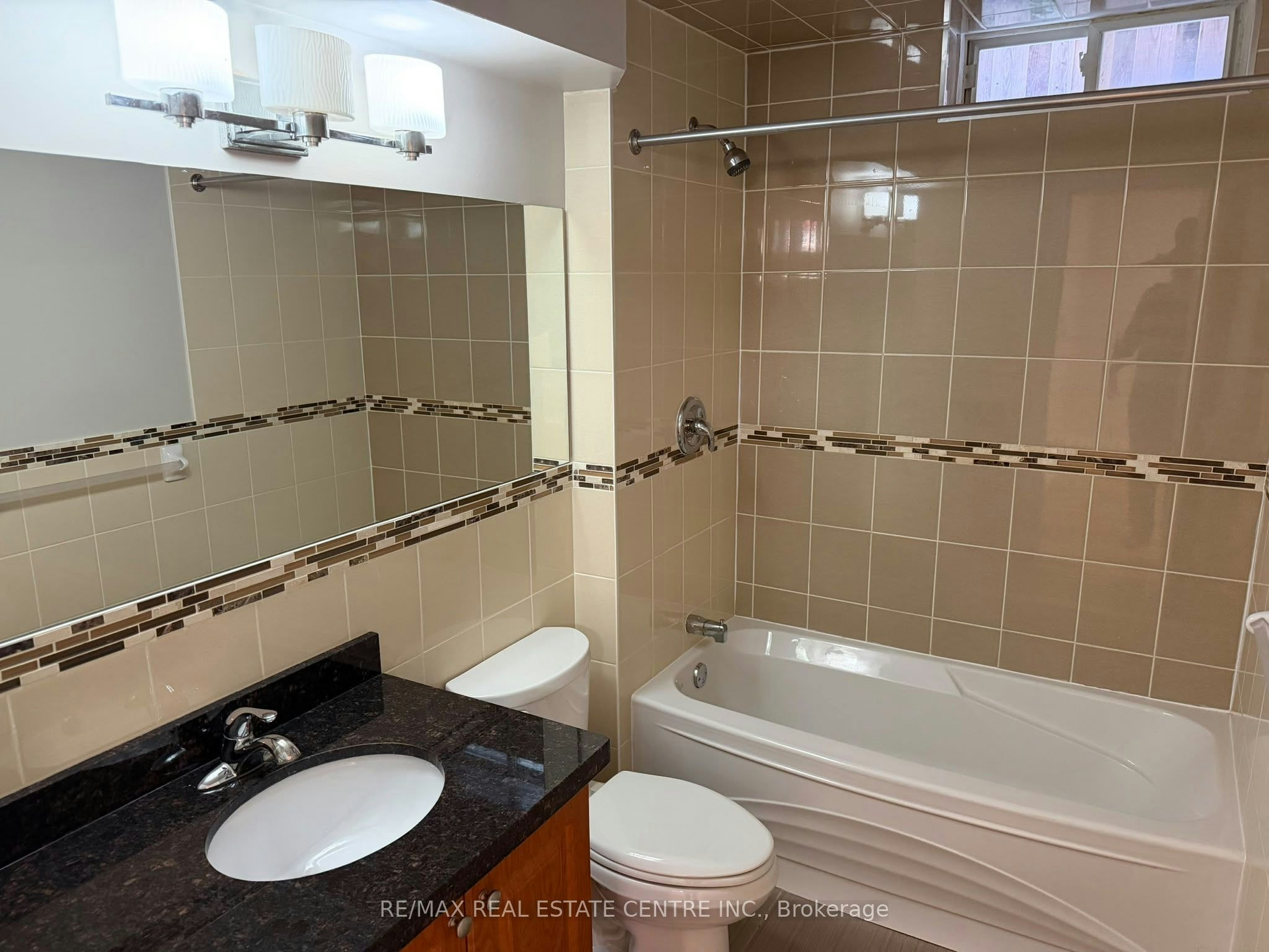 Basement-7448 Village Walk N/A, Mississauga, ON, L5W 2V7 - 9