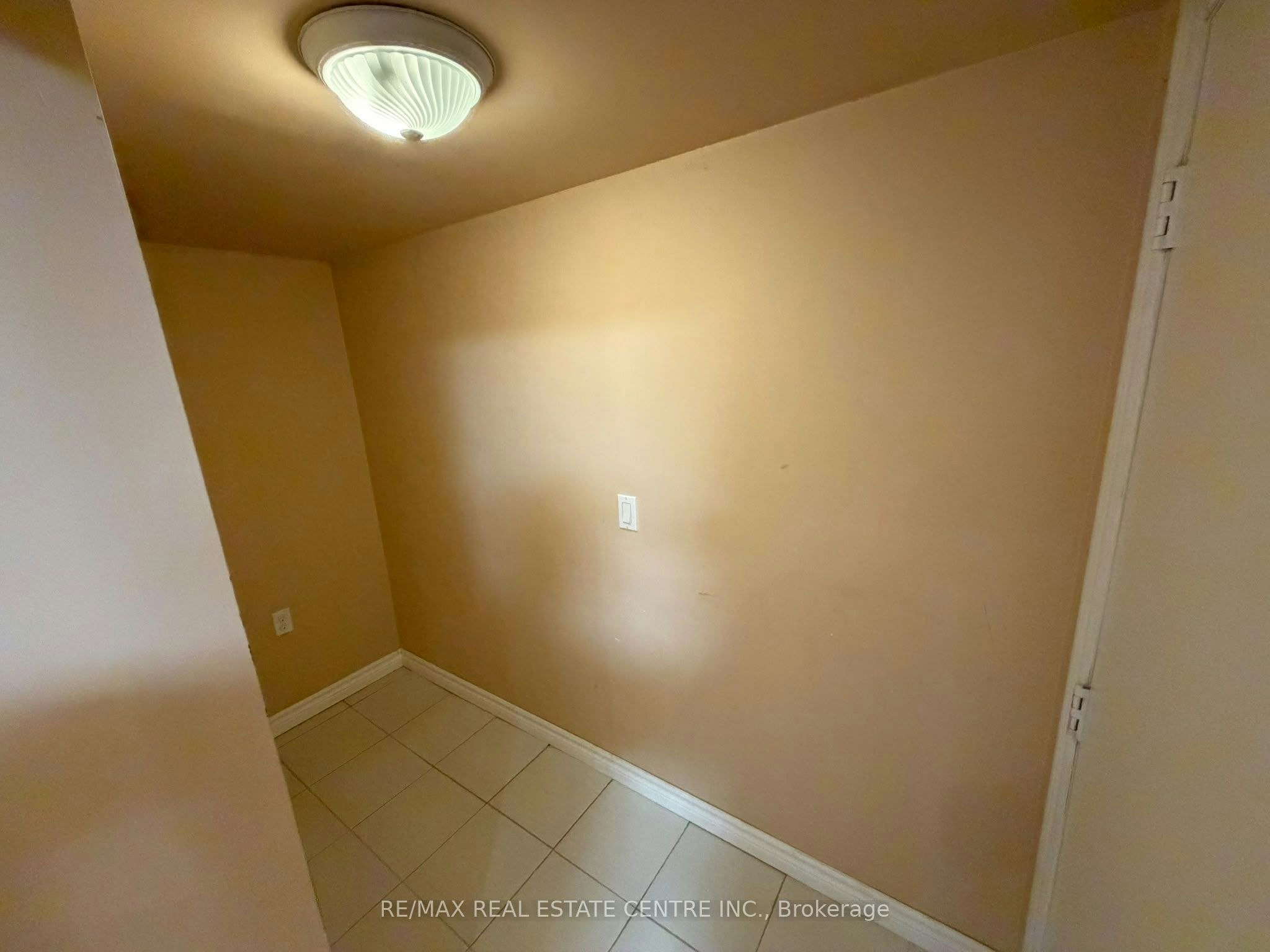 Basement-7448 Village Walk N/A, Mississauga, ON, L5W 2V7 - 17