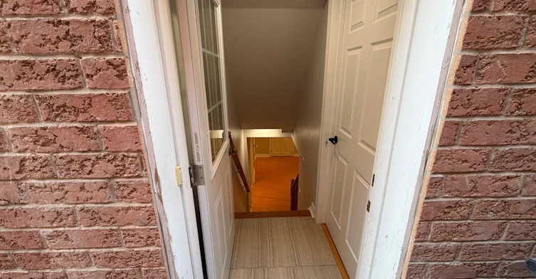 Basement-7448 Village Walk N/A, Mississauga, ON, L5W 2V7 - 3