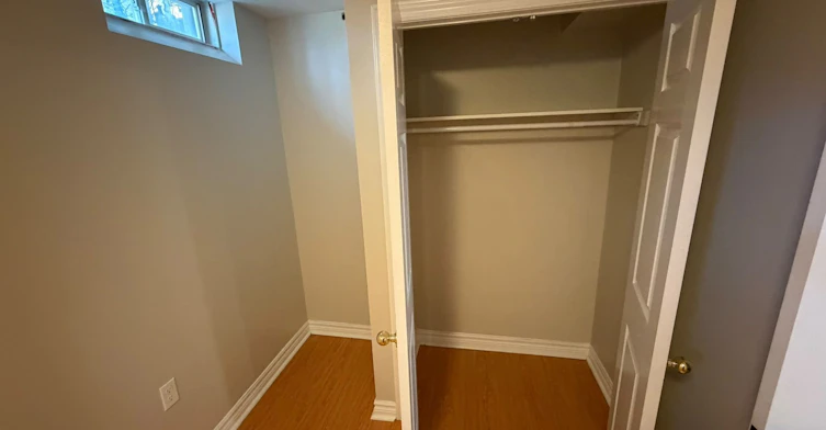 Basement-7448 Village Walk N/A, Mississauga, ON, L5W 2V7 - 4