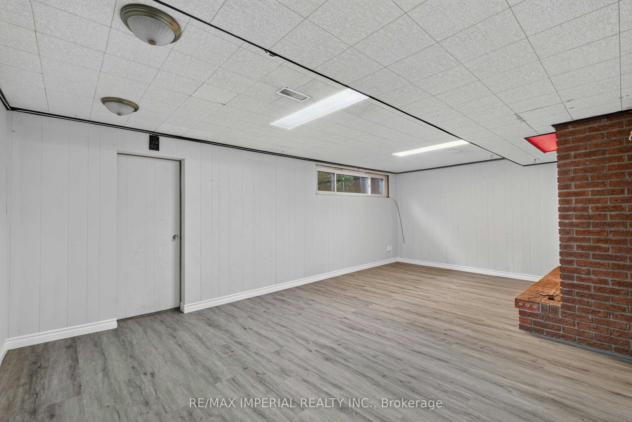 3 Minstrel Drive, Toronto, ON, M8Y 3G3 - 32
