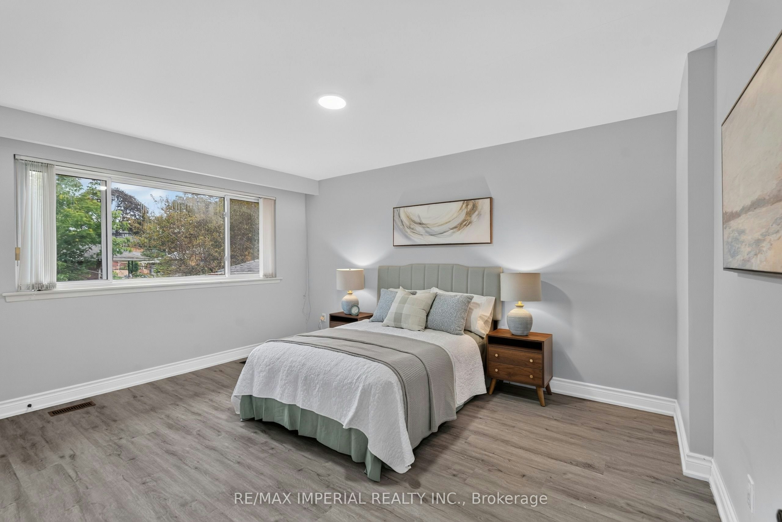 3 Minstrel Drive, Toronto, ON, M8Y 3G3 - 19
