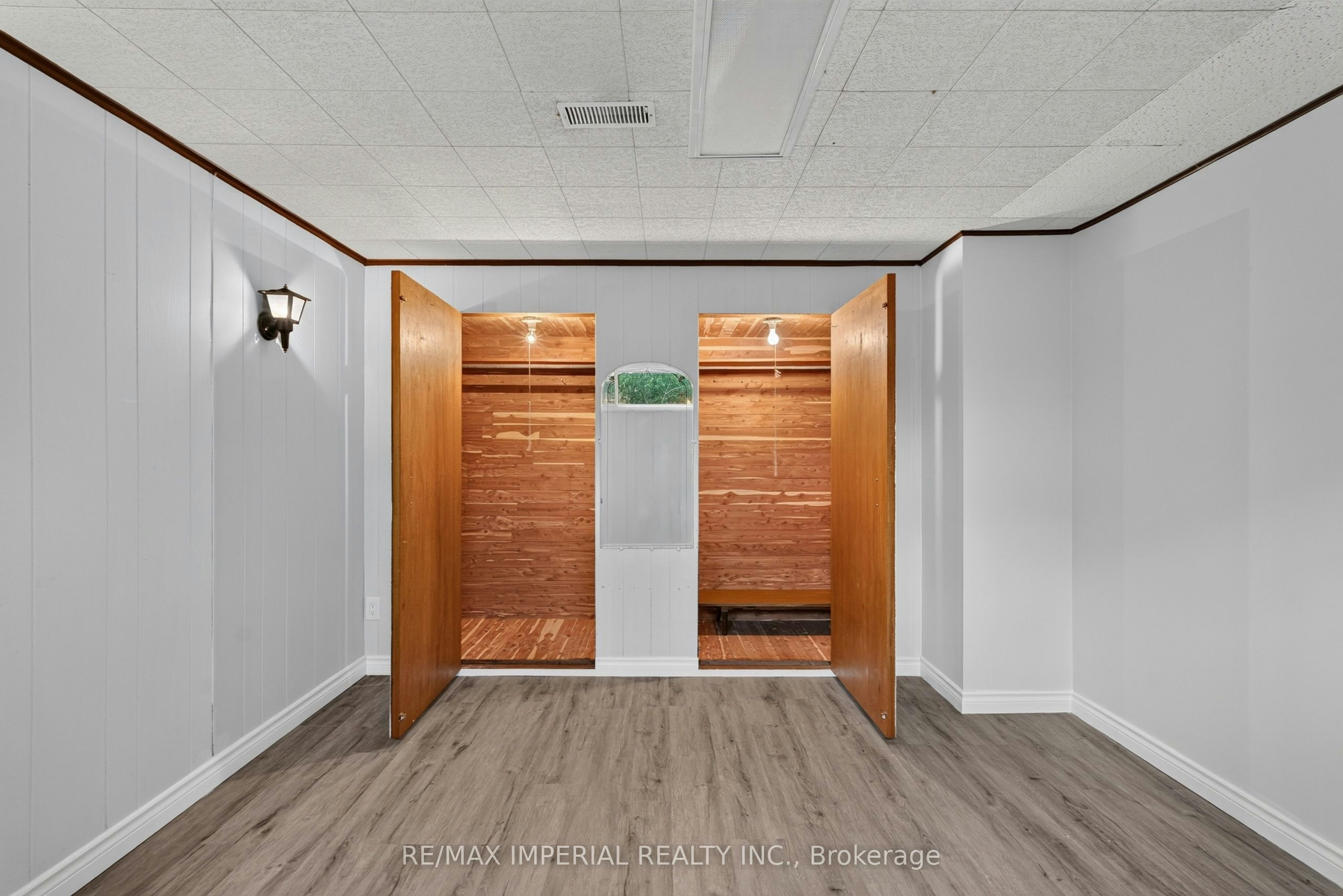 3 Minstrel Drive, Toronto, ON, M8Y 3G3 - 37