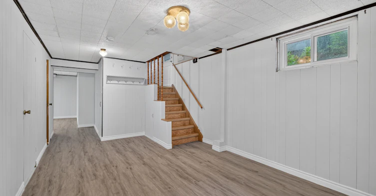 3 Minstrel Drive, Toronto, ON, M8Y 3G3 - 31