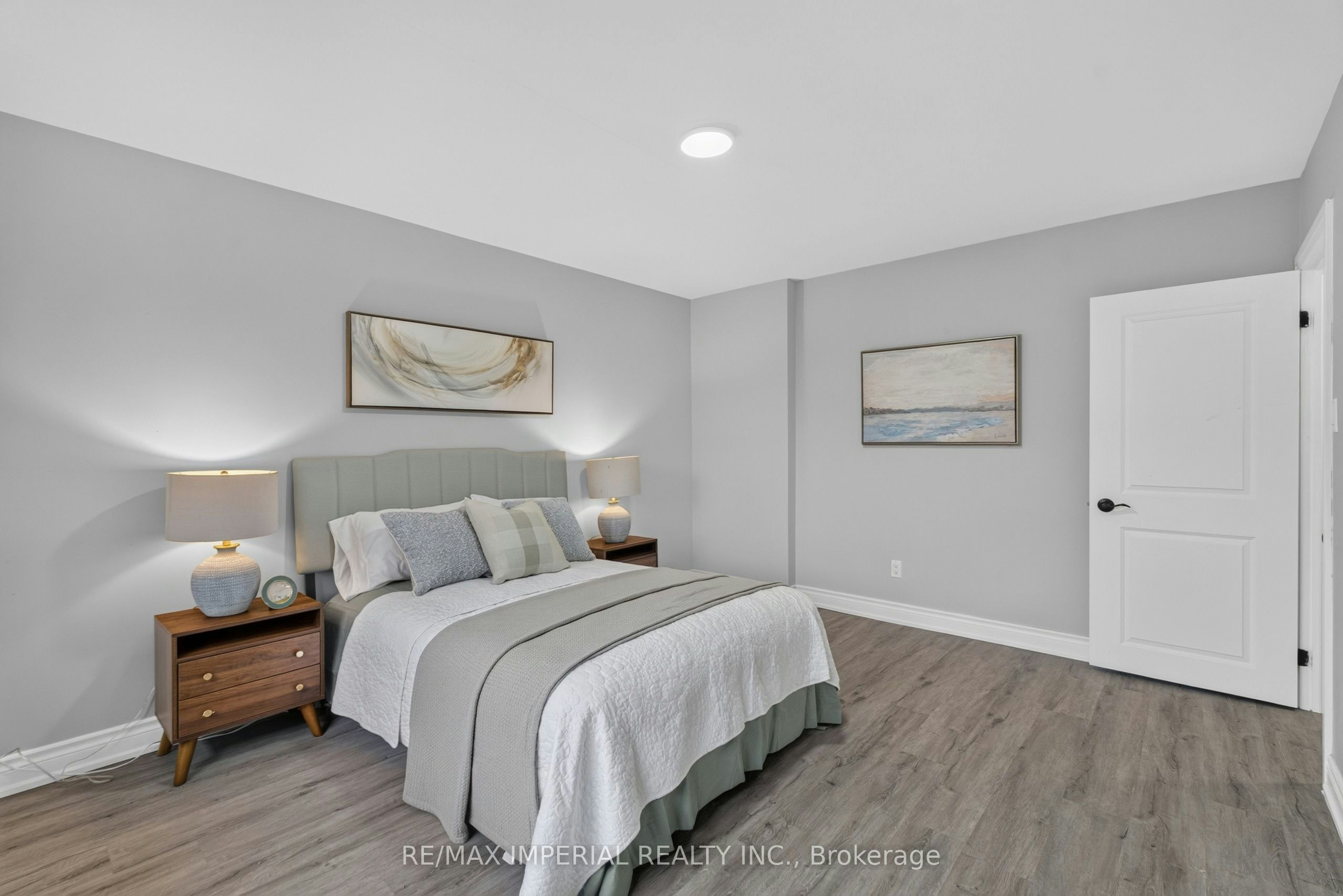 3 Minstrel Drive, Toronto, ON, M8Y 3G3 - 22