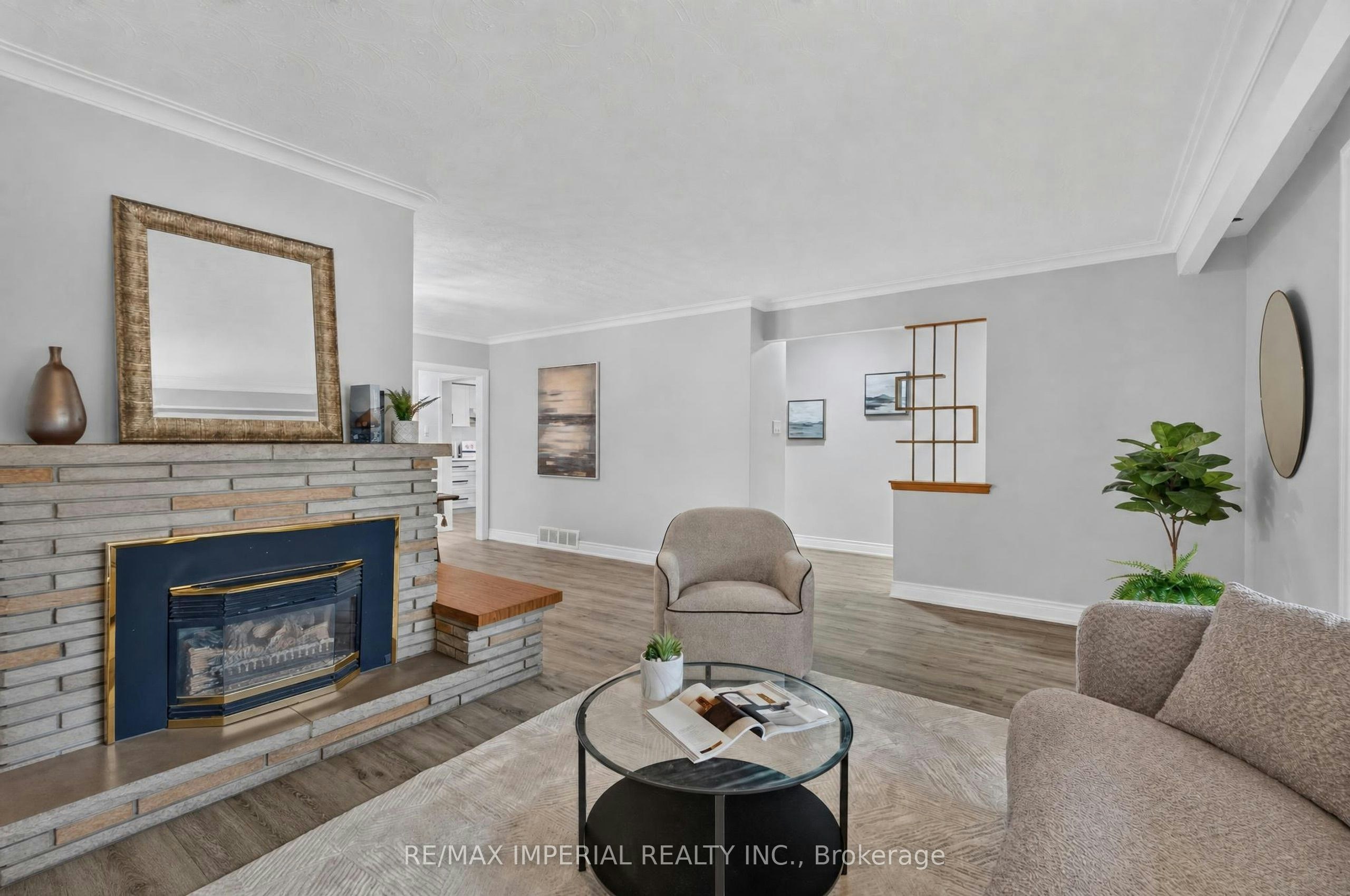 3 Minstrel Drive, Toronto, ON, M8Y 3G3 - 8