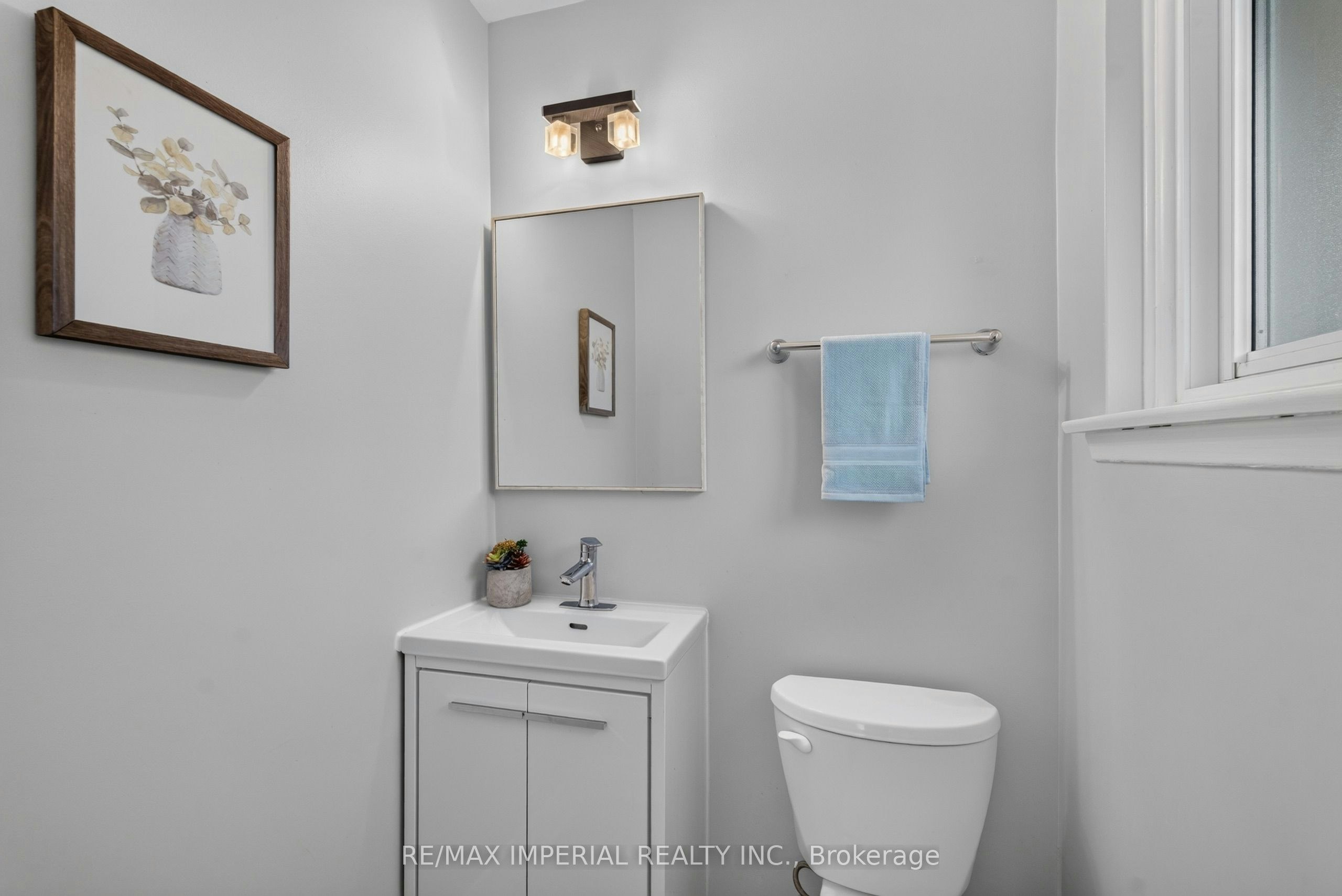 3 Minstrel Drive, Toronto, ON, M8Y 3G3 - 21