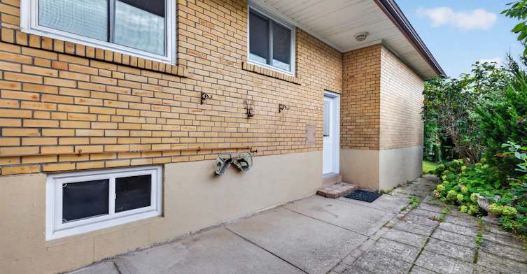 3 Minstrel Drive, Toronto, ON, M8Y 3G3 - 40