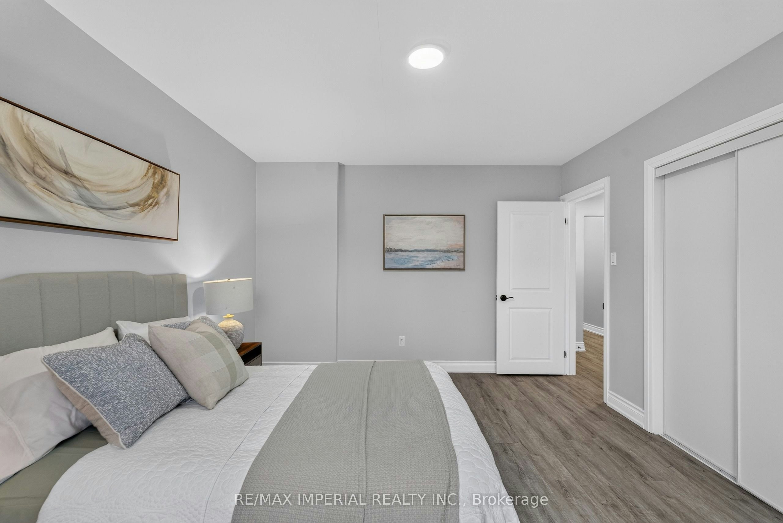 3 Minstrel Drive, Toronto, ON, M8Y 3G3 - 23