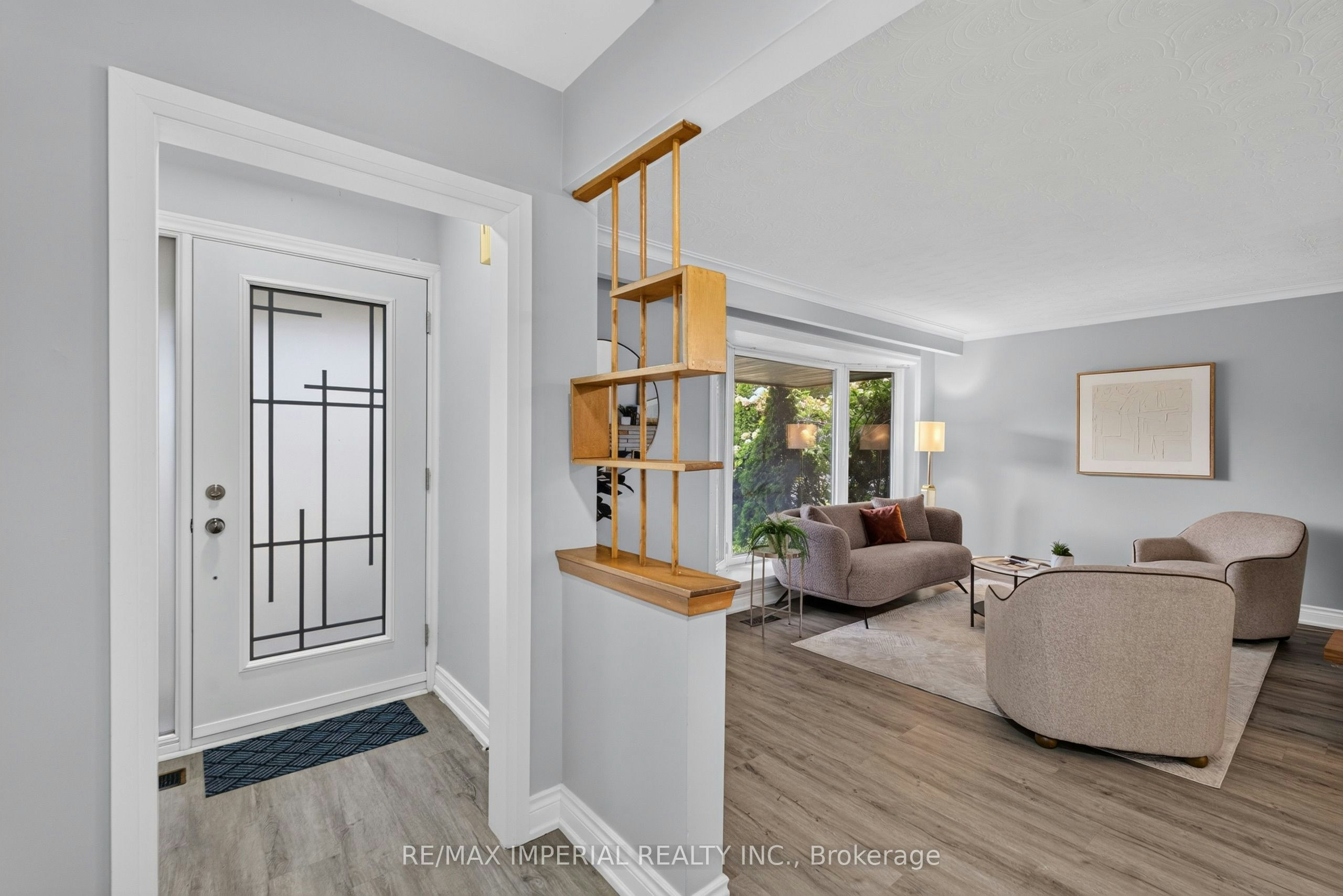 3 Minstrel Drive, Toronto, ON, M8Y 3G3 - 4