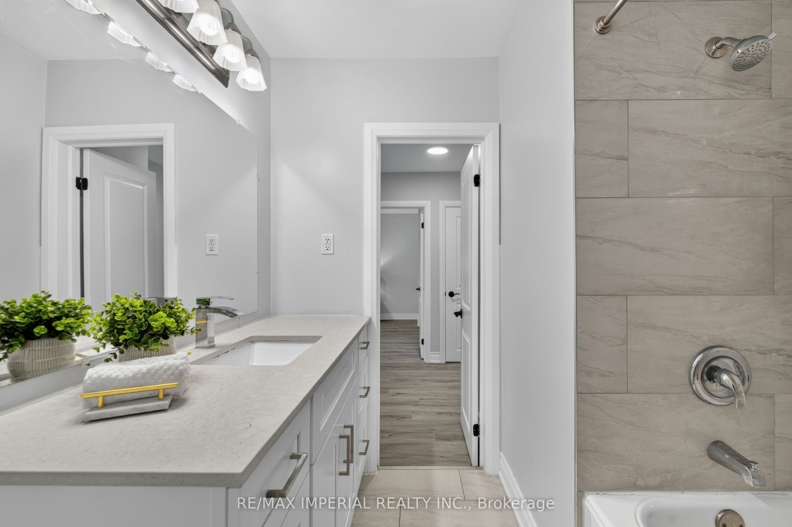3 Minstrel Drive, Toronto, ON, M8Y 3G3 - 29