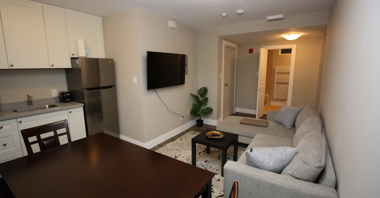 5-2 Glen Gordon Road, Toronto, ON, M6P 1B8 - 4