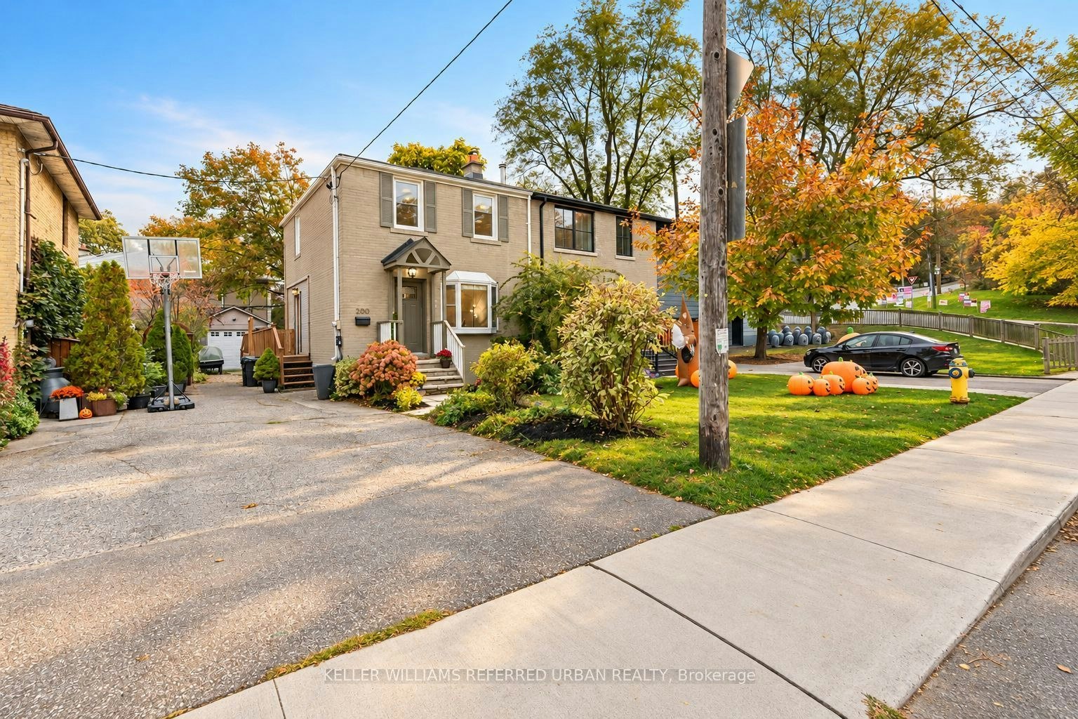 200 Saint Marks Road, Toronto, ON, M6S 2H9