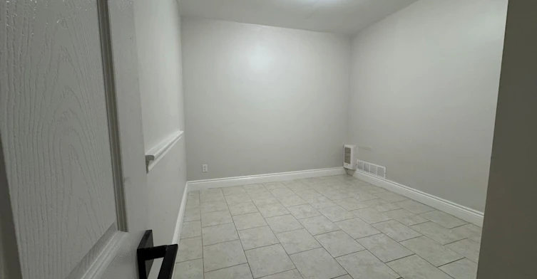 203-258 Lakeshore Road E, Mississauga, ON, L5G 1G9 - 8