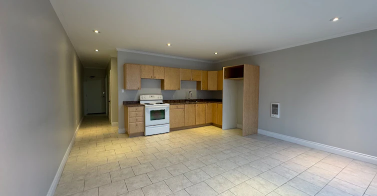 203-258 Lakeshore Road E, Mississauga, ON, L5G 1G9 - 2