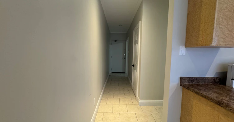 203-258 Lakeshore Road E, Mississauga, ON, L5G 1G9 - 6