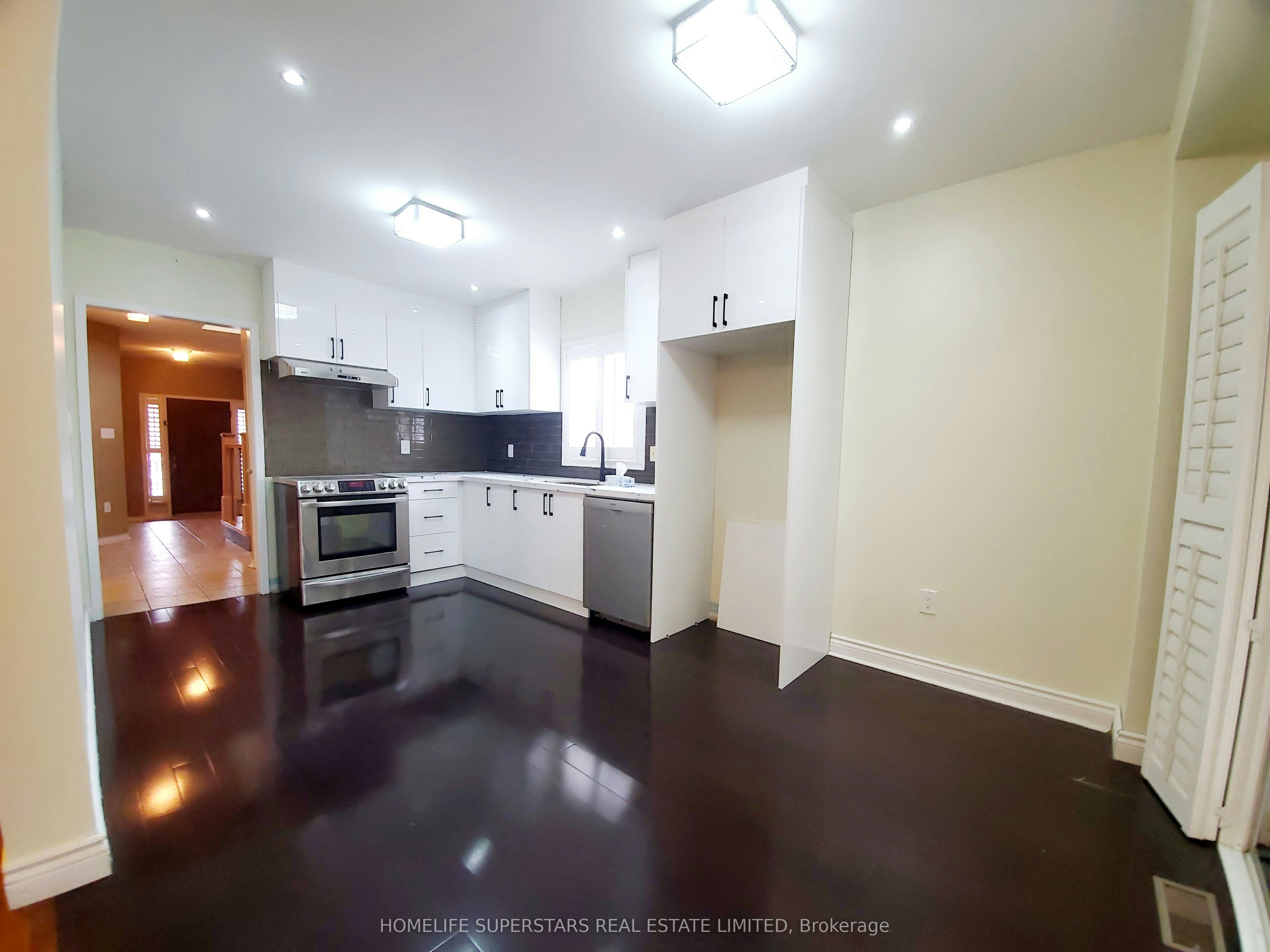 6096 Windfleet Crescent, Mississauga, ON, L5V 2Z6 - 5