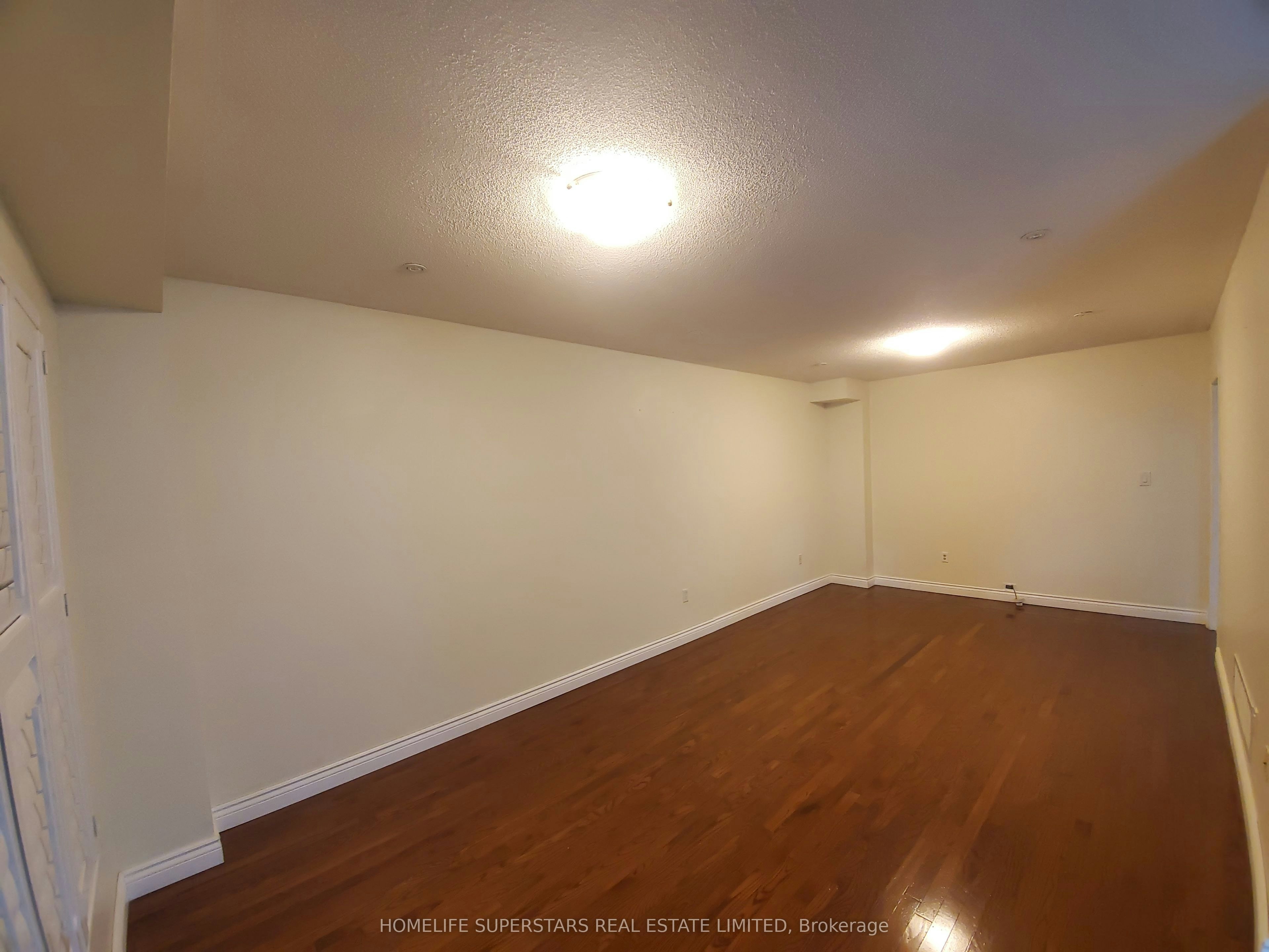 6096 Windfleet Crescent, Mississauga, ON, L5V 2Z6 - 4