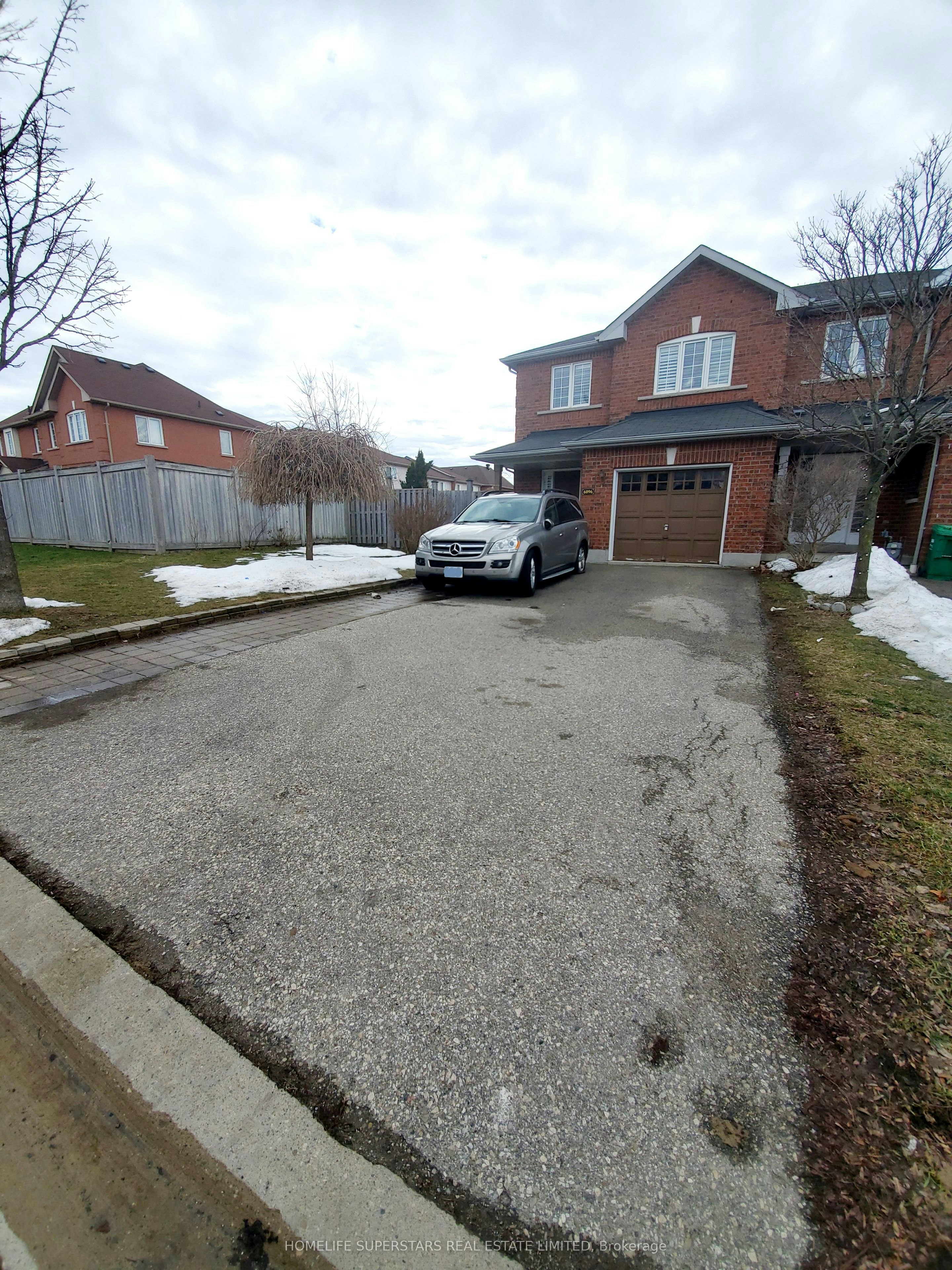 6096 Windfleet Crescent, Mississauga, ON, L5V 2Z6