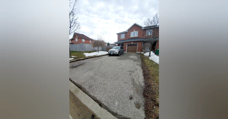 6096 Windfleet Crescent, Mississauga, ON, L5V 2Z6
