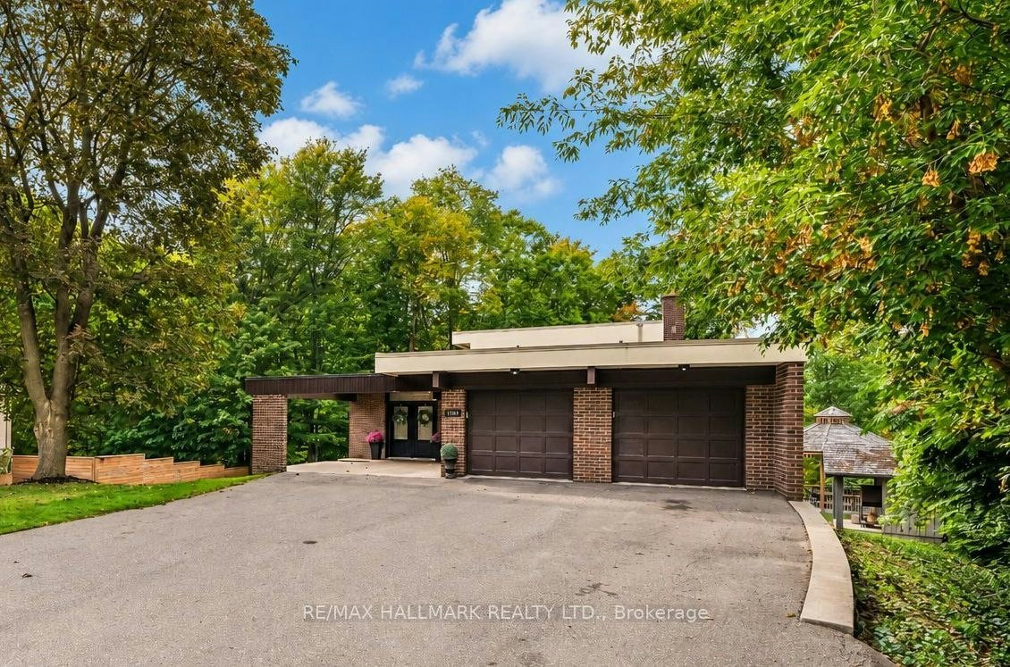 1499 Ashington Court, Mississauga, ON, L5C 1R5