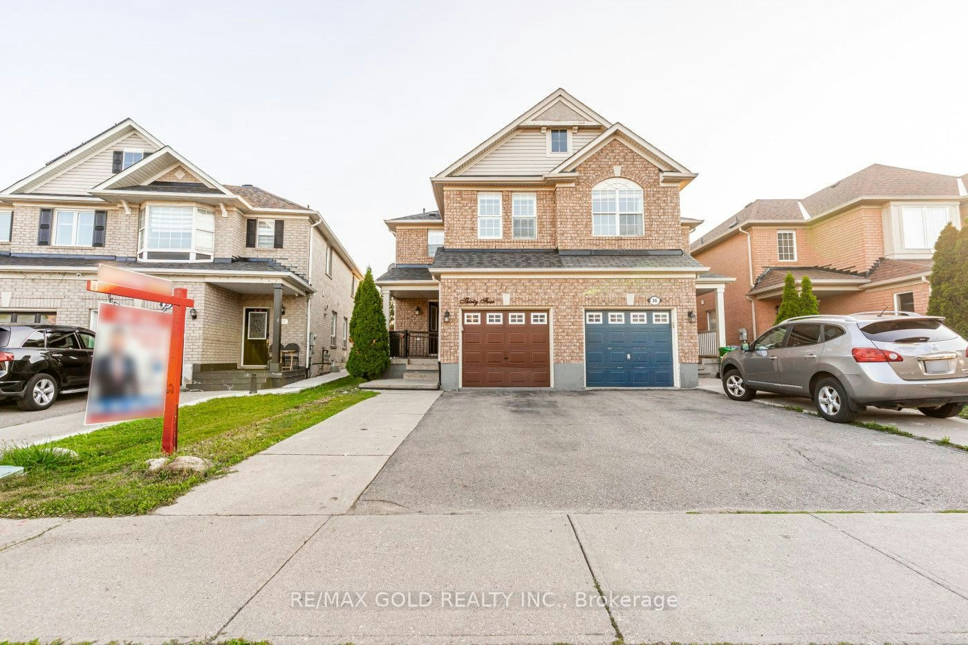 34 Jingle Crescent, Brampton, ON, L6S 0B2