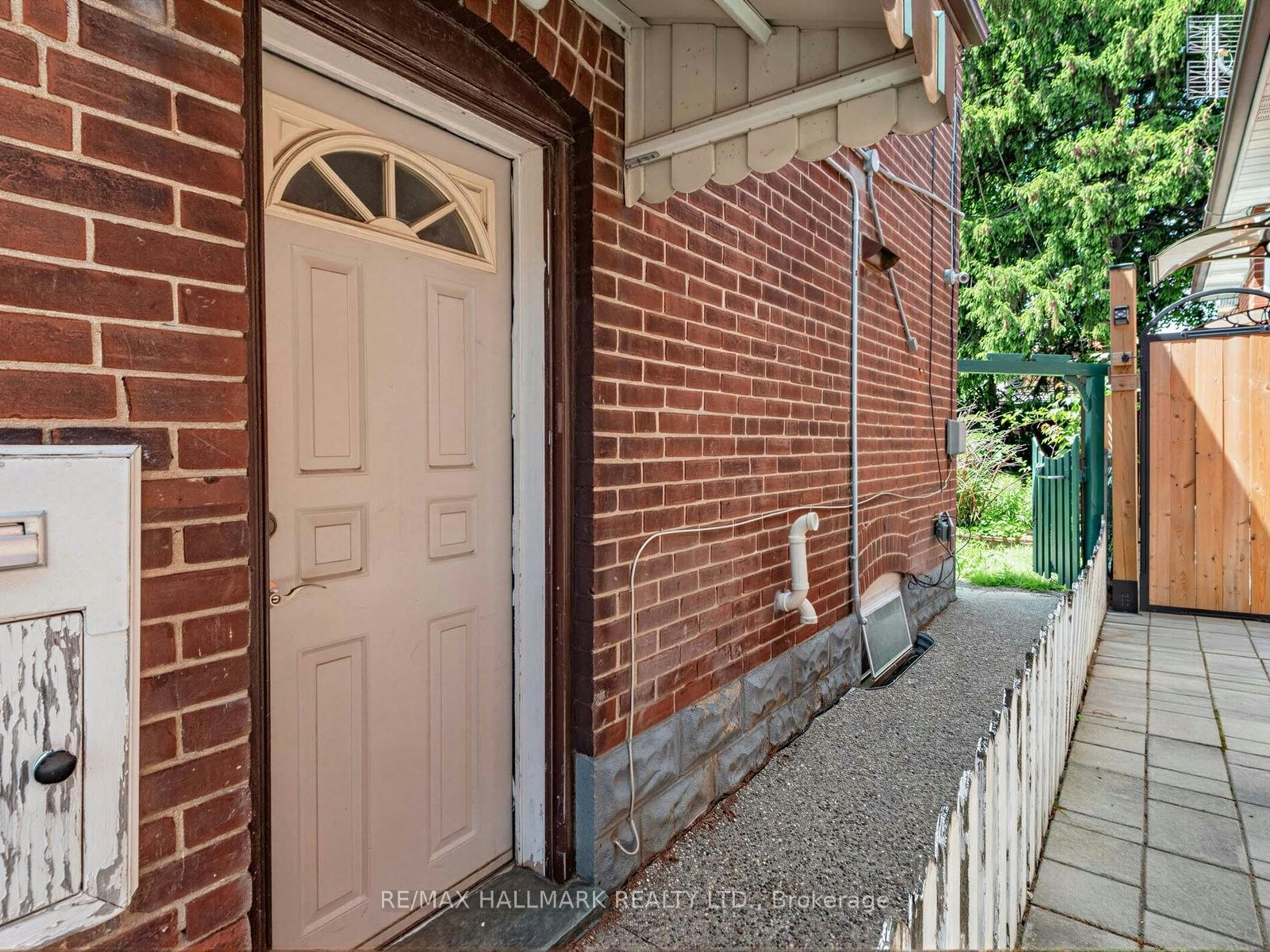 Basement-10 Hartley Avenue, Toronto, ON, M6E 4E6 - 20