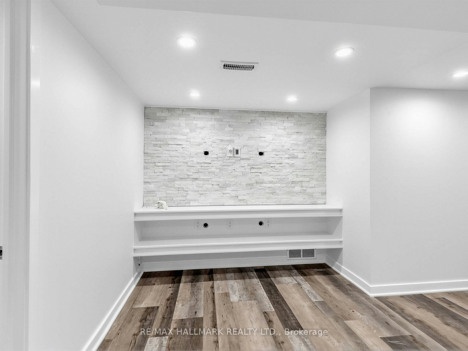 Basement-10 Hartley Avenue, Toronto, ON, M6E 4E6 - 11