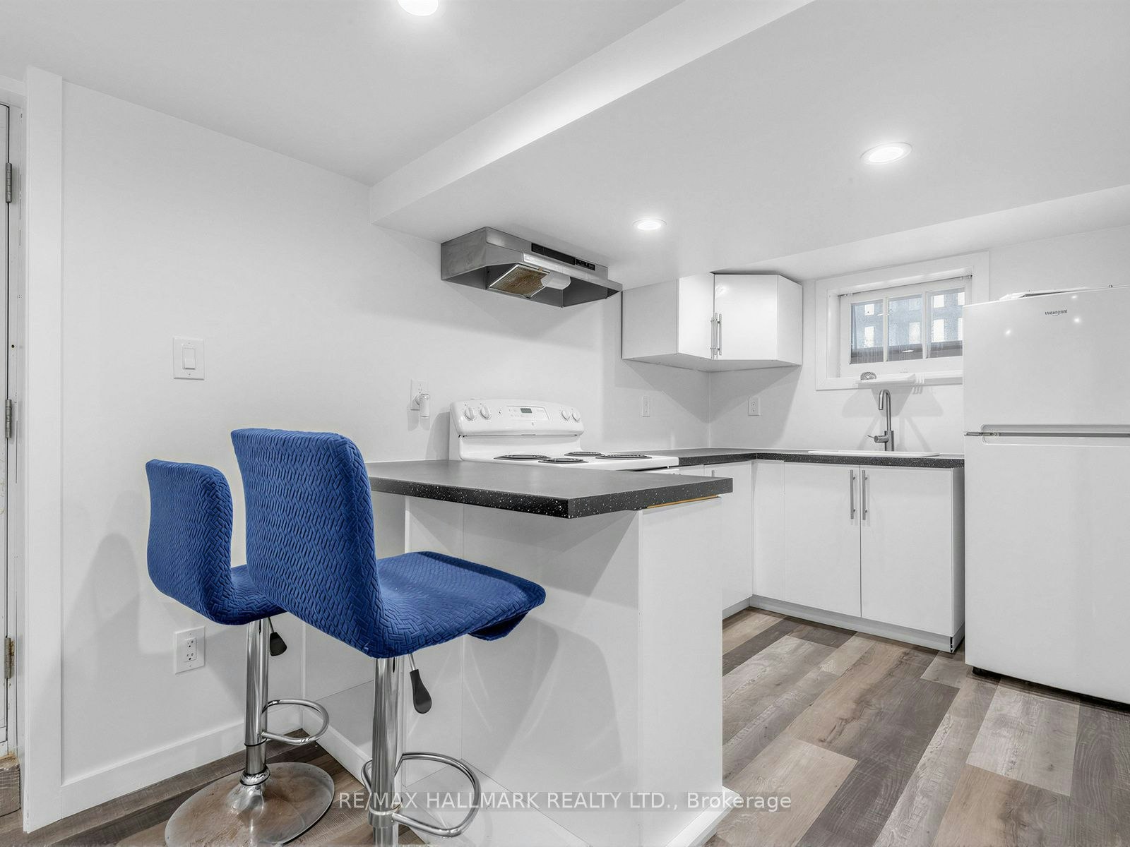 Basement-10 Hartley Avenue, Toronto, ON, M6E 4E6 - 5