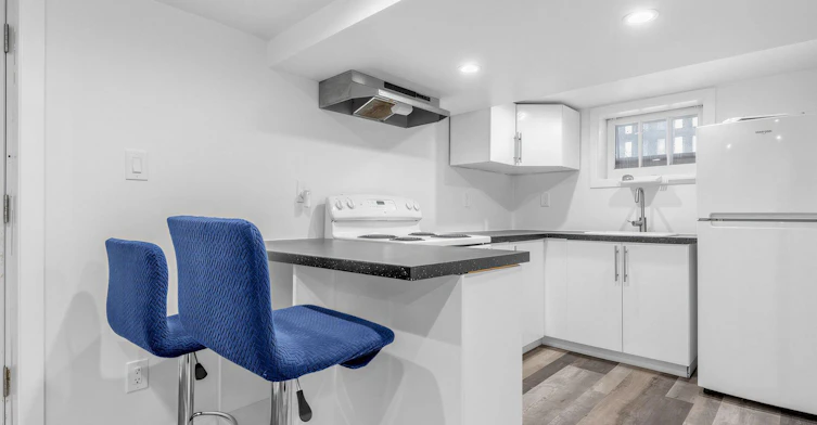 Basement-10 Hartley Avenue, Toronto, ON, M6E 4E6 - 5