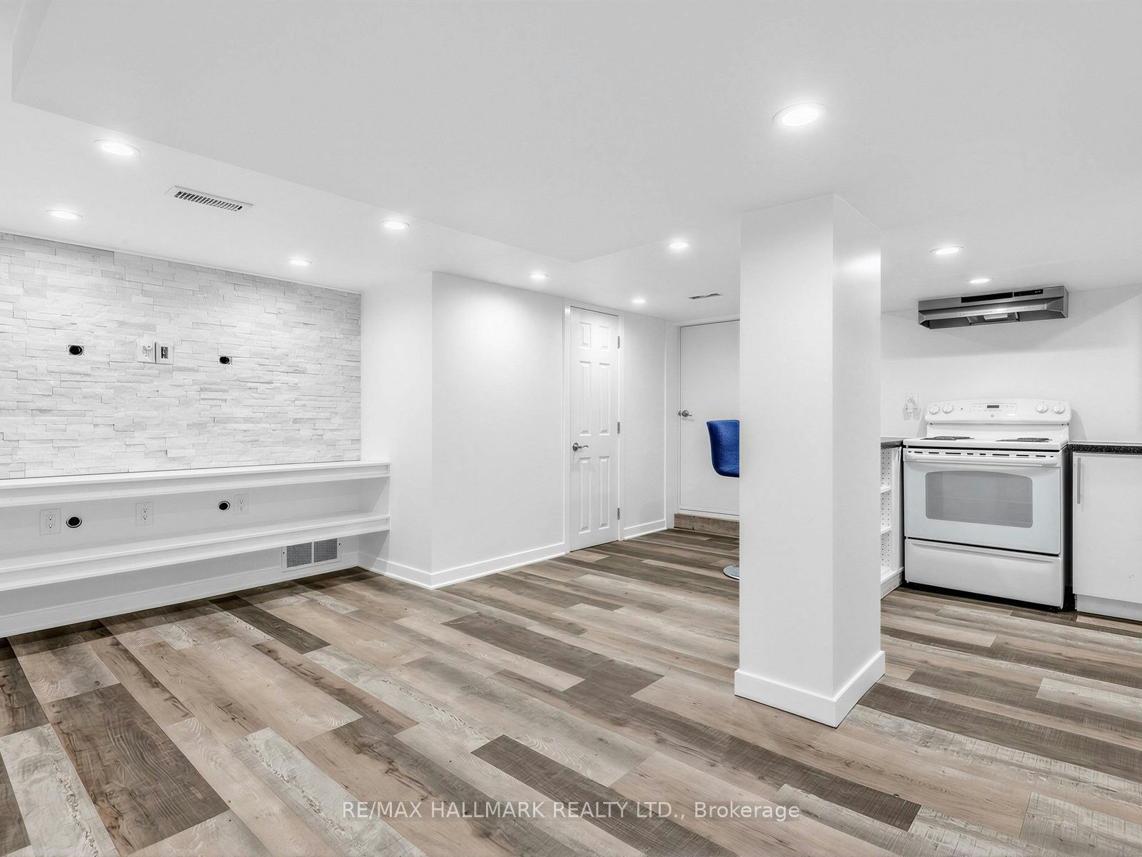 Basement-10 Hartley Avenue, Toronto, ON, M6E 4E6 - 3