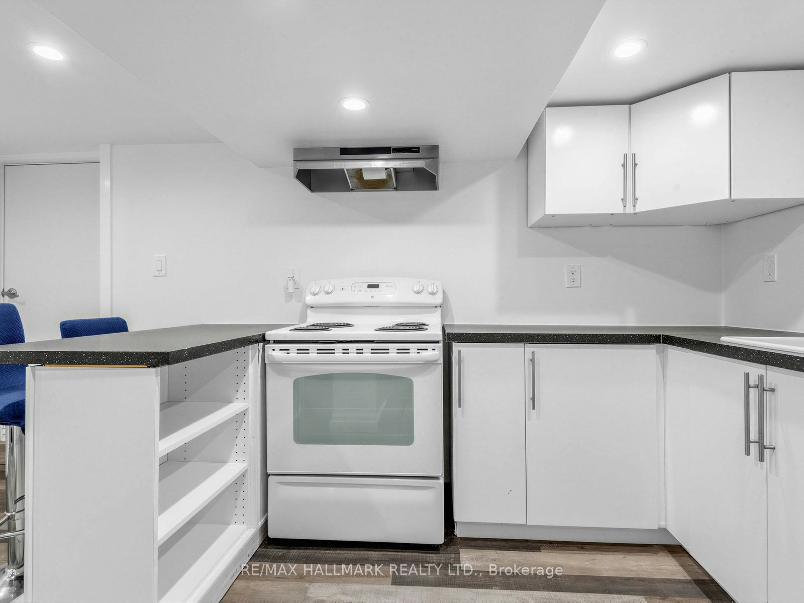 Basement-10 Hartley Avenue, Toronto, ON, M6E 4E6 - 4