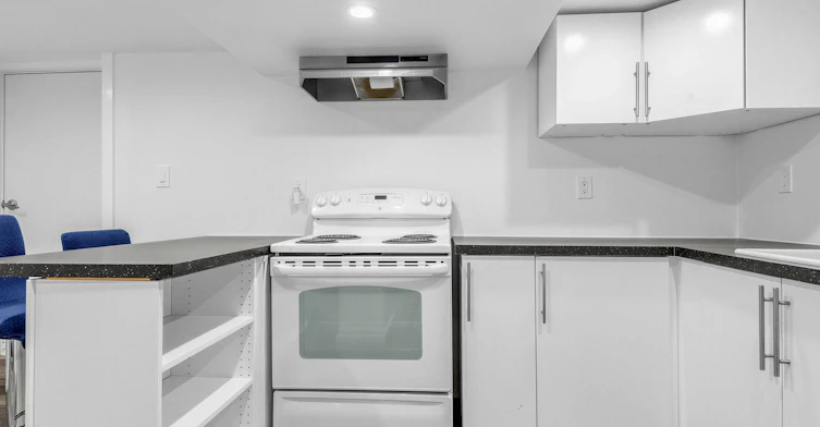 Basement-10 Hartley Avenue, Toronto, ON, M6E 4E6 - 4