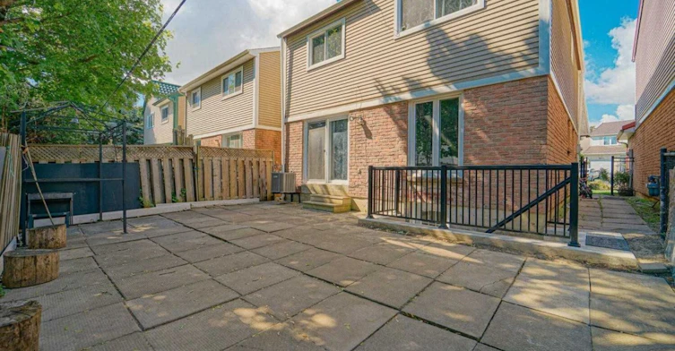 28 Junewood Crescent, Brampton, ON, L6S 3T6 - 2