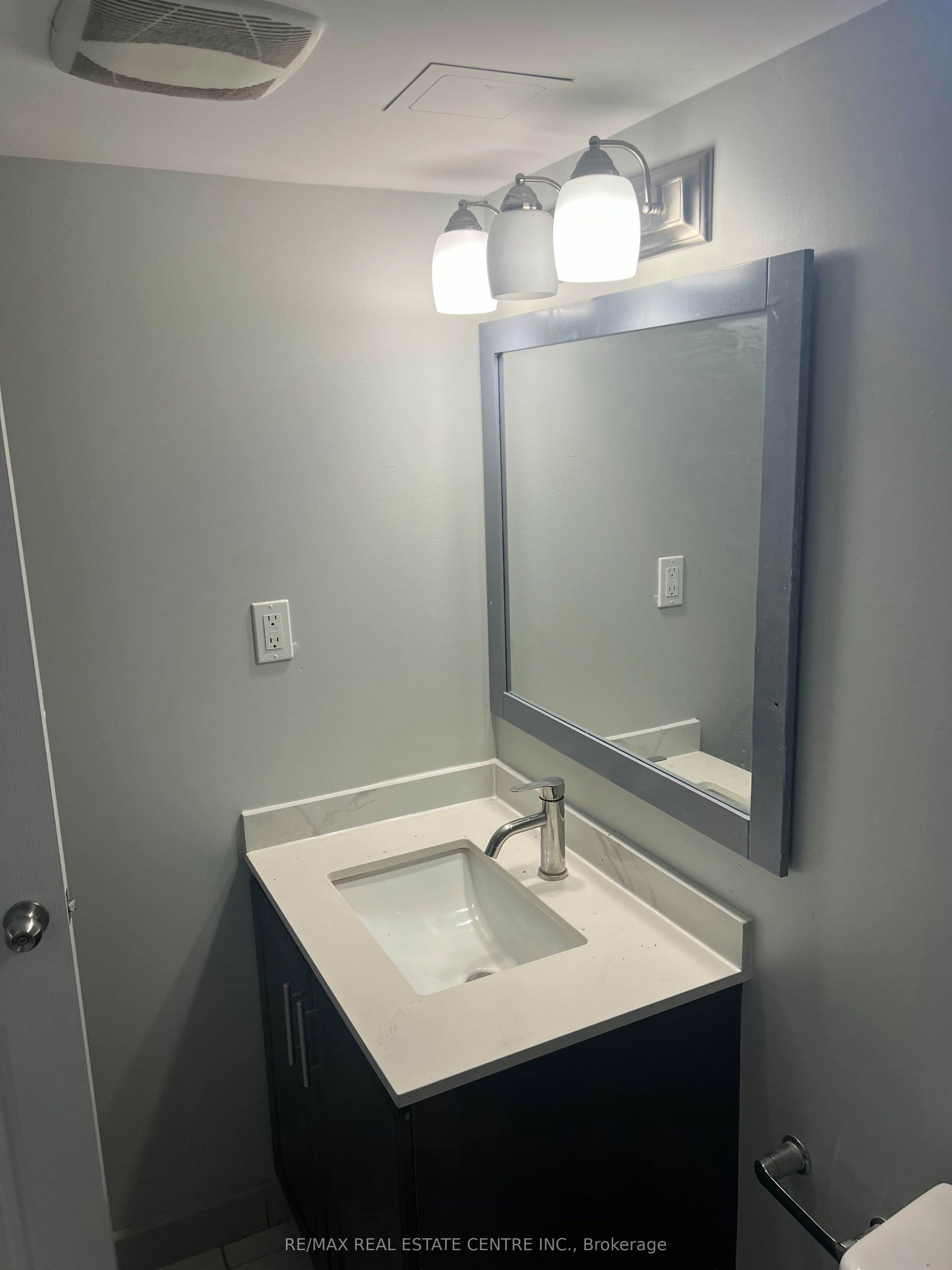 24 Dale Meadows (Basement) Road, Brampton, ON, L7A 4Z9 - 12