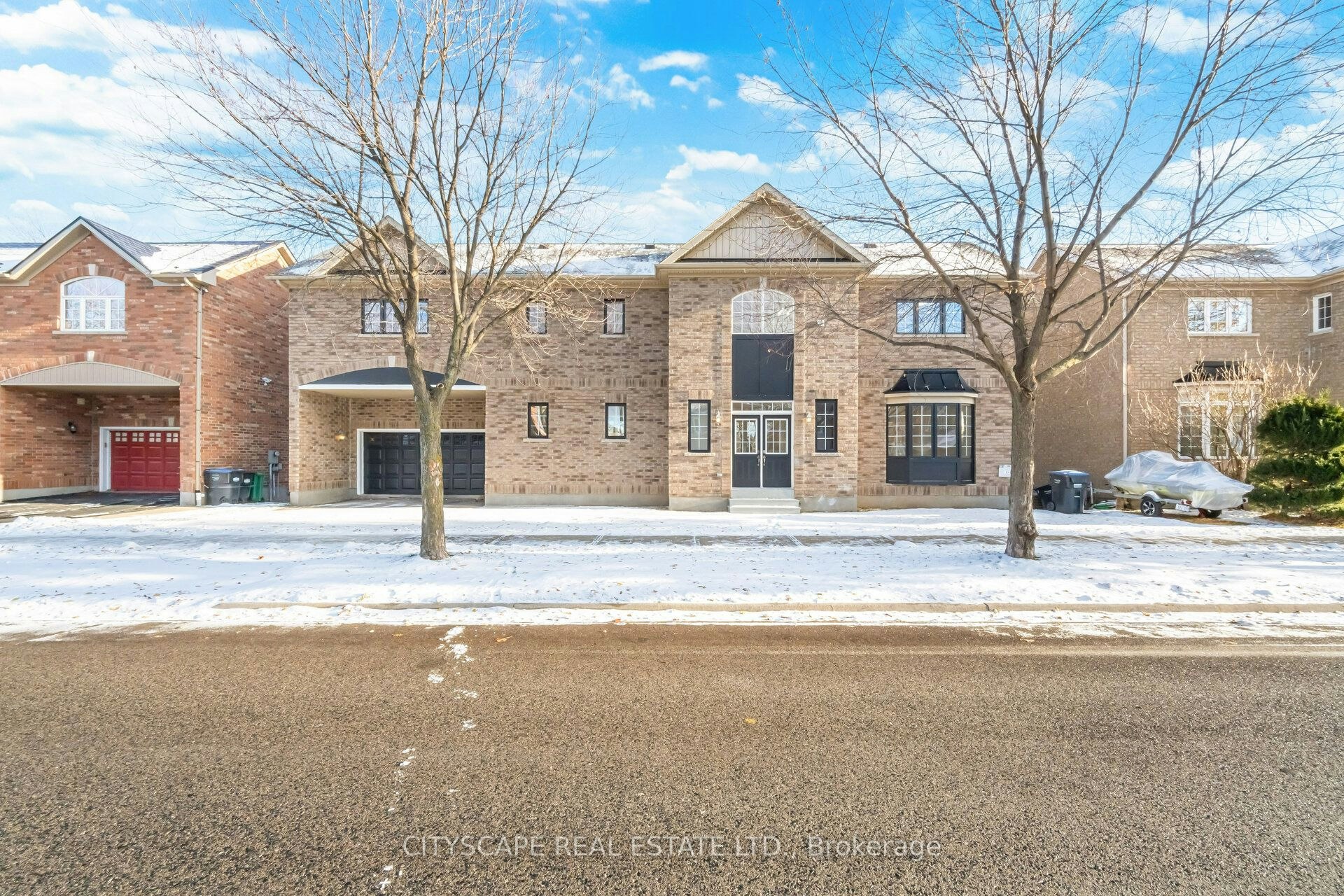 5843 Prairie Circle, Mississauga, ON, L5N 6B4