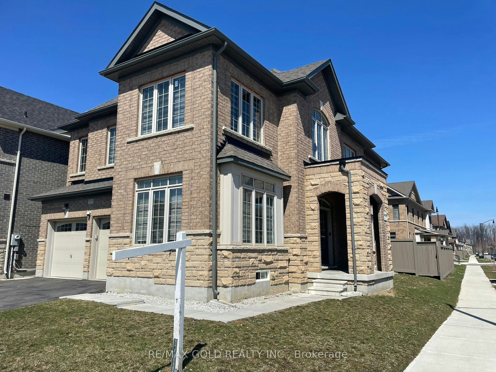 537 Veterans Drive, Brampton, ON, L7A 5A6 - 4