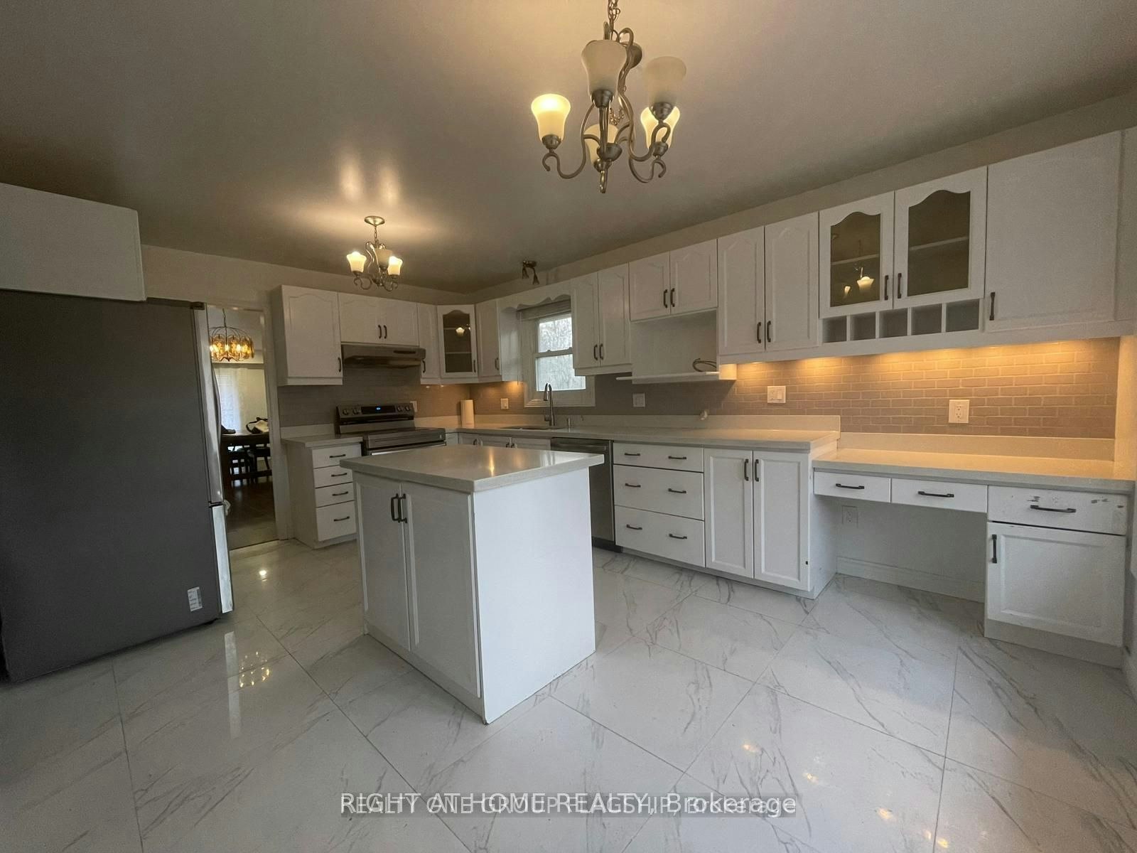 2358 Thorn Lodge Drive, Mississauga, ON, L5K 1K5 - 7
