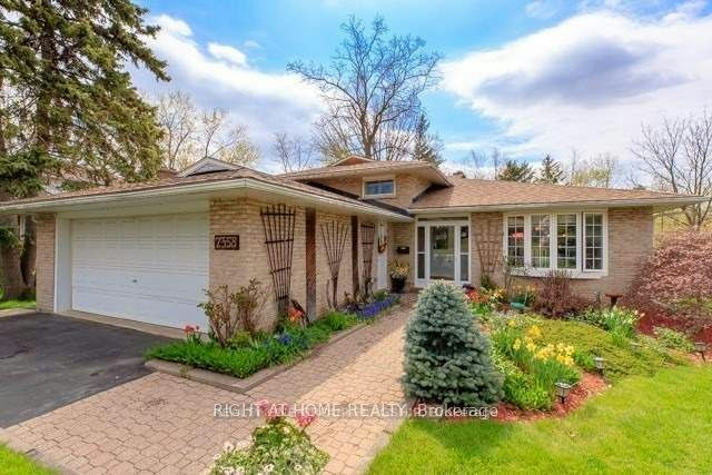 2358 Thorn Lodge Drive, Mississauga, ON, L5K 1K5