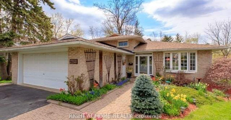 2358 Thorn Lodge Drive, Mississauga, ON, L5K 1K5