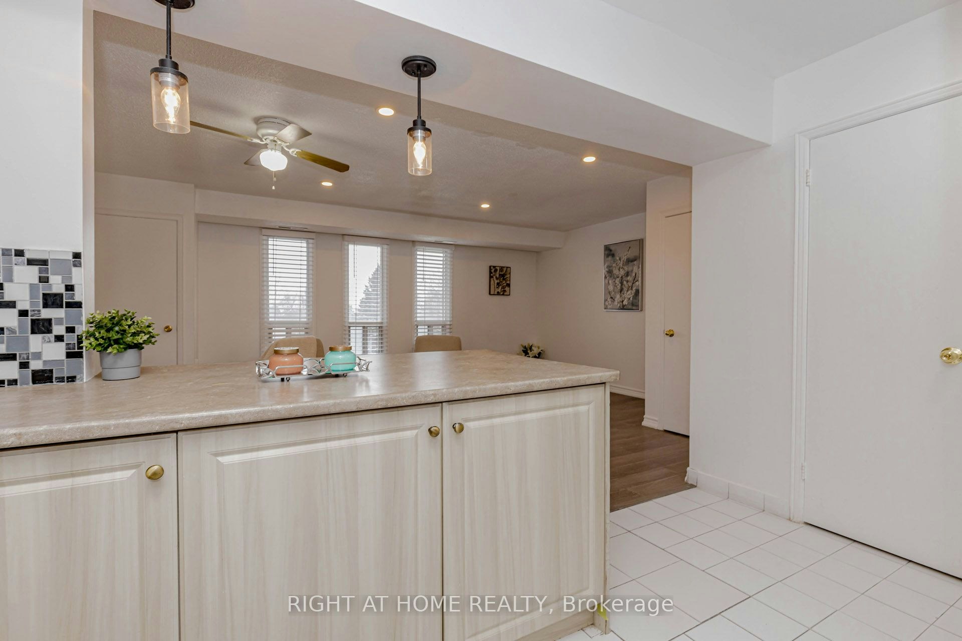 3-40 Rexdale Boulevard, Toronto, ON, M9W 5Z3 - 4