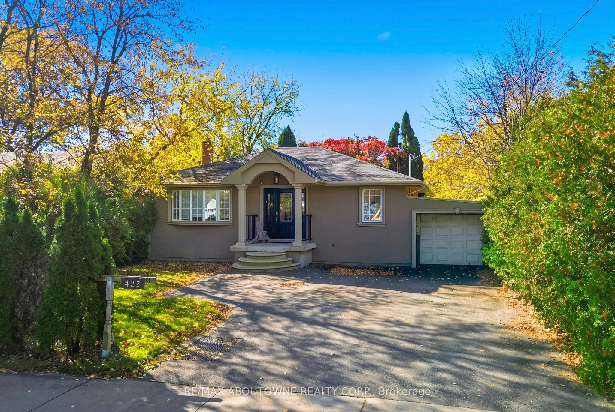 422 Third Line, Oakville, ON, L6L 4A5