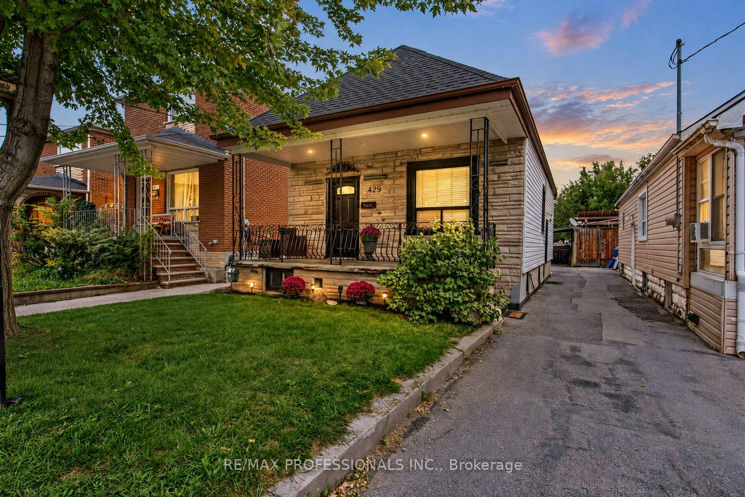 429 Gilbert Avenue, Toronto, ON, M6E 4X2