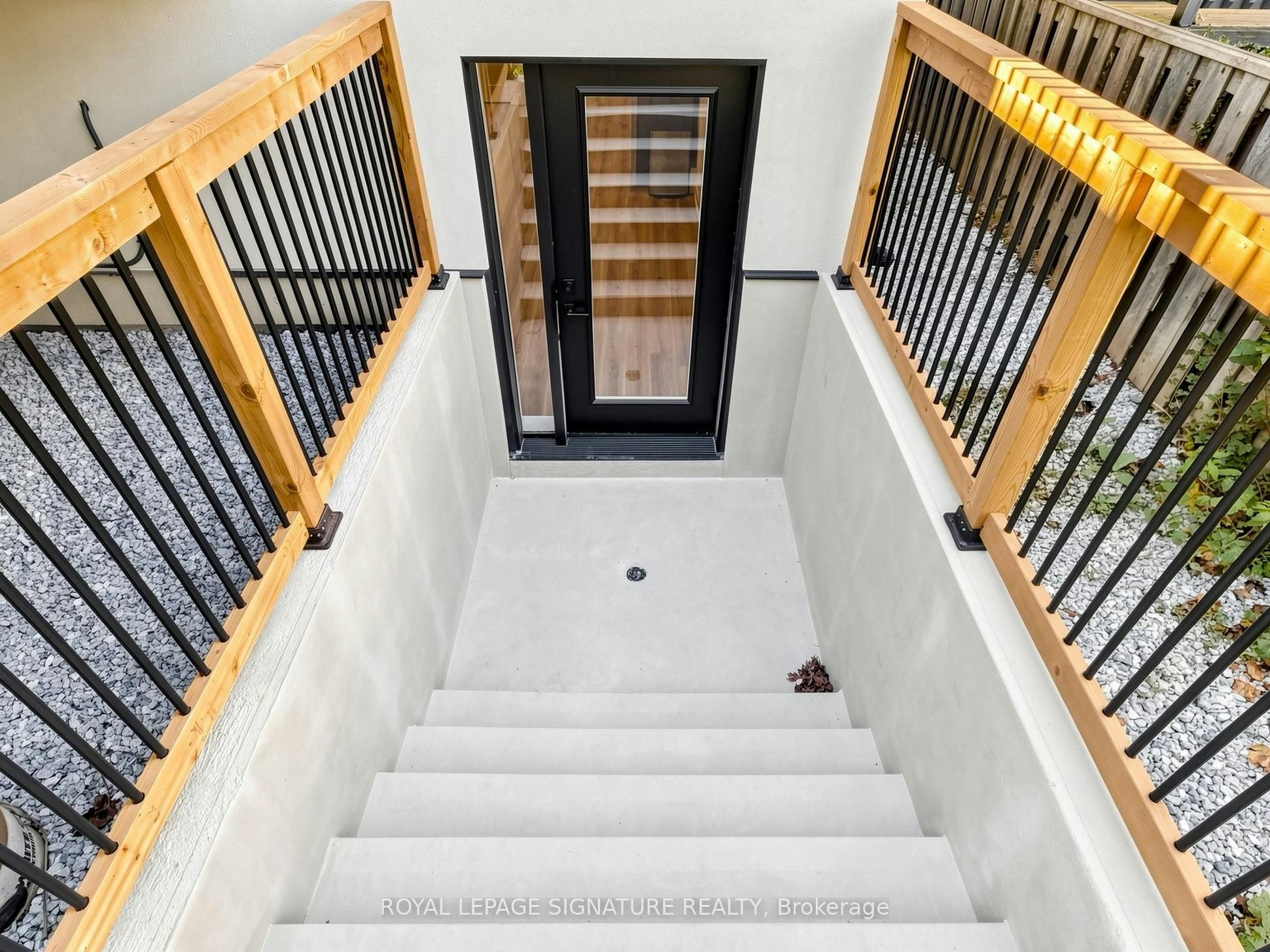 BSMT-1077 Orchard Road, Mississauga, ON, L5E 2N7 - 26